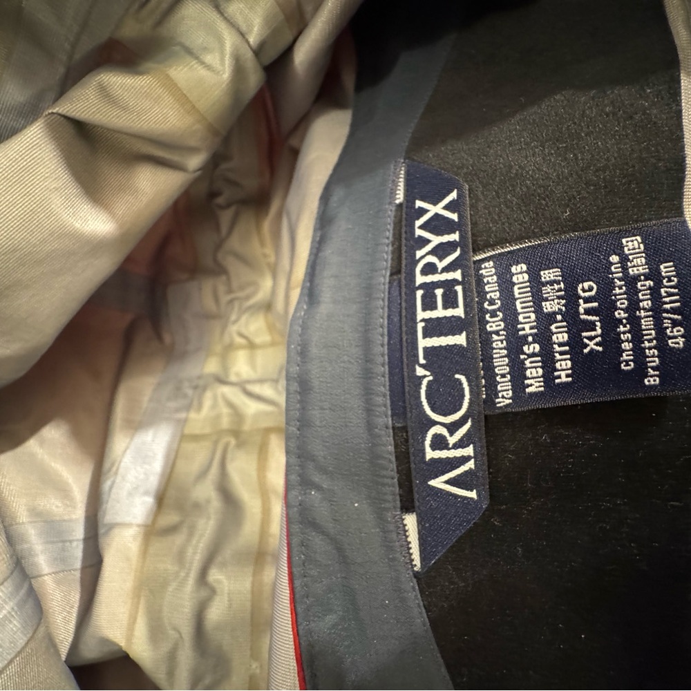 Arc'teryx Versatile Black Alpha Jacket - image 6